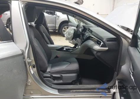 2018 Toyota Camry Le from USA, damaged, VIN 4T1B11HK7JU614373